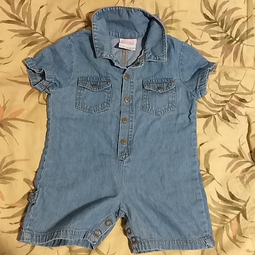 Guess Onesie 🍼